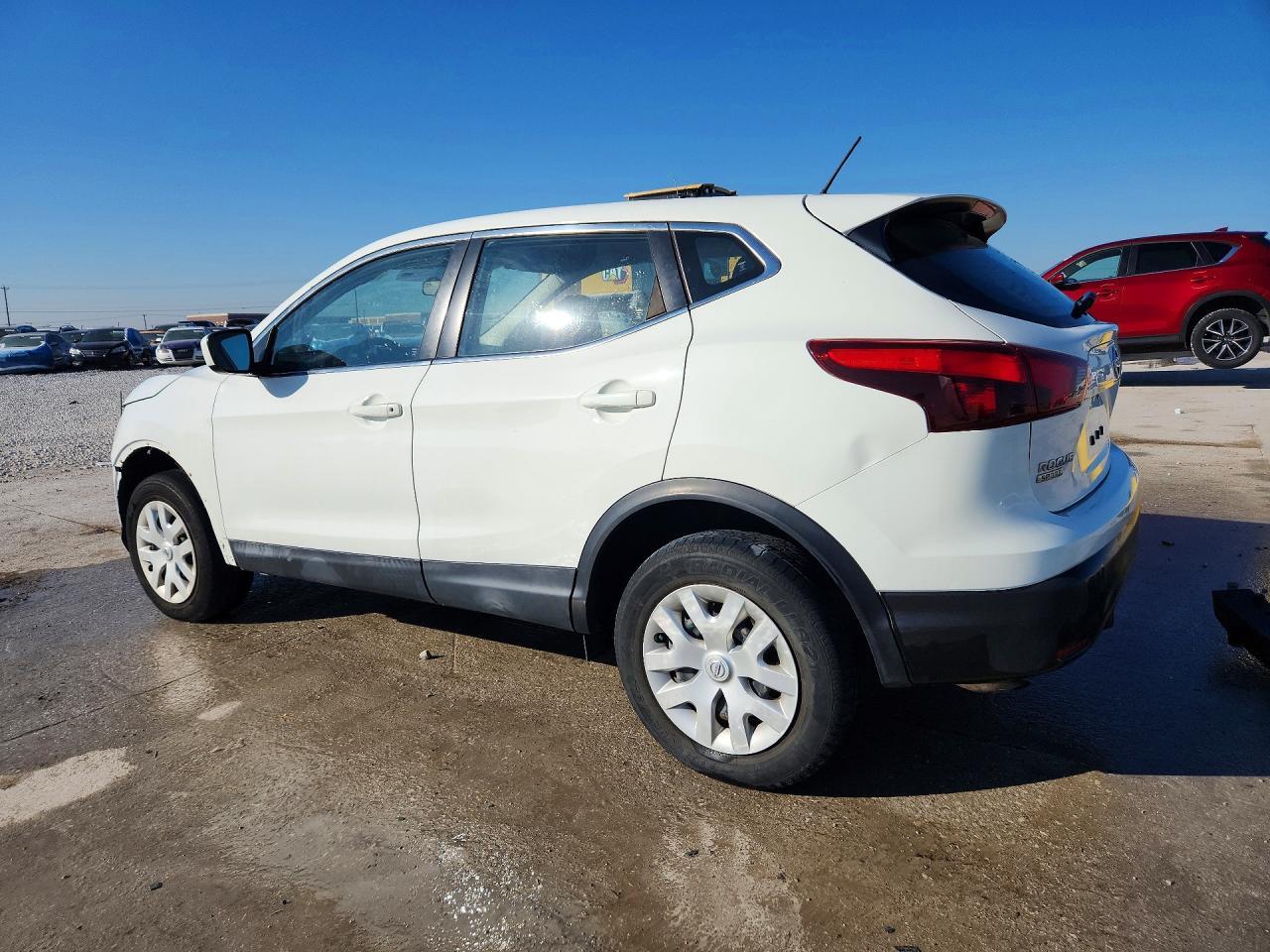 2018 Niss Rogue Sport S Fwd - Image 2