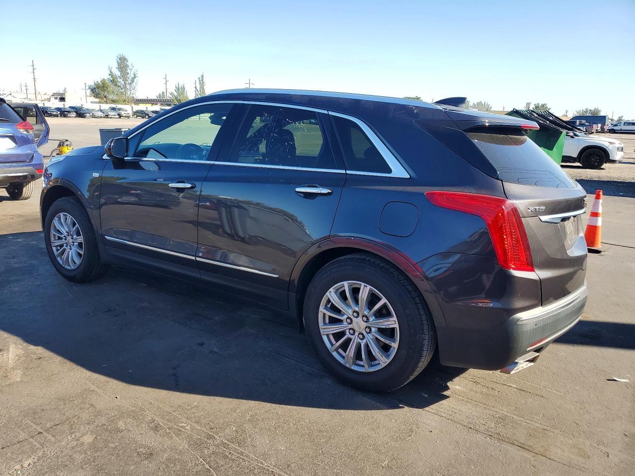 2018 Cadillac Xt5 - Image 2