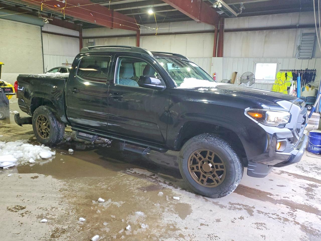 2022 Toyota Tacoma Double Cab - Image 4
