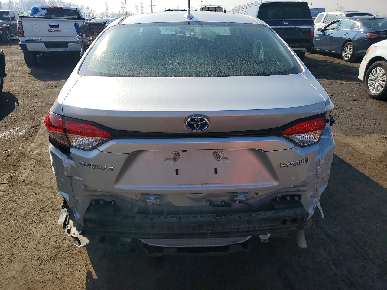 2022 Toyota Corolla Le - Image 6