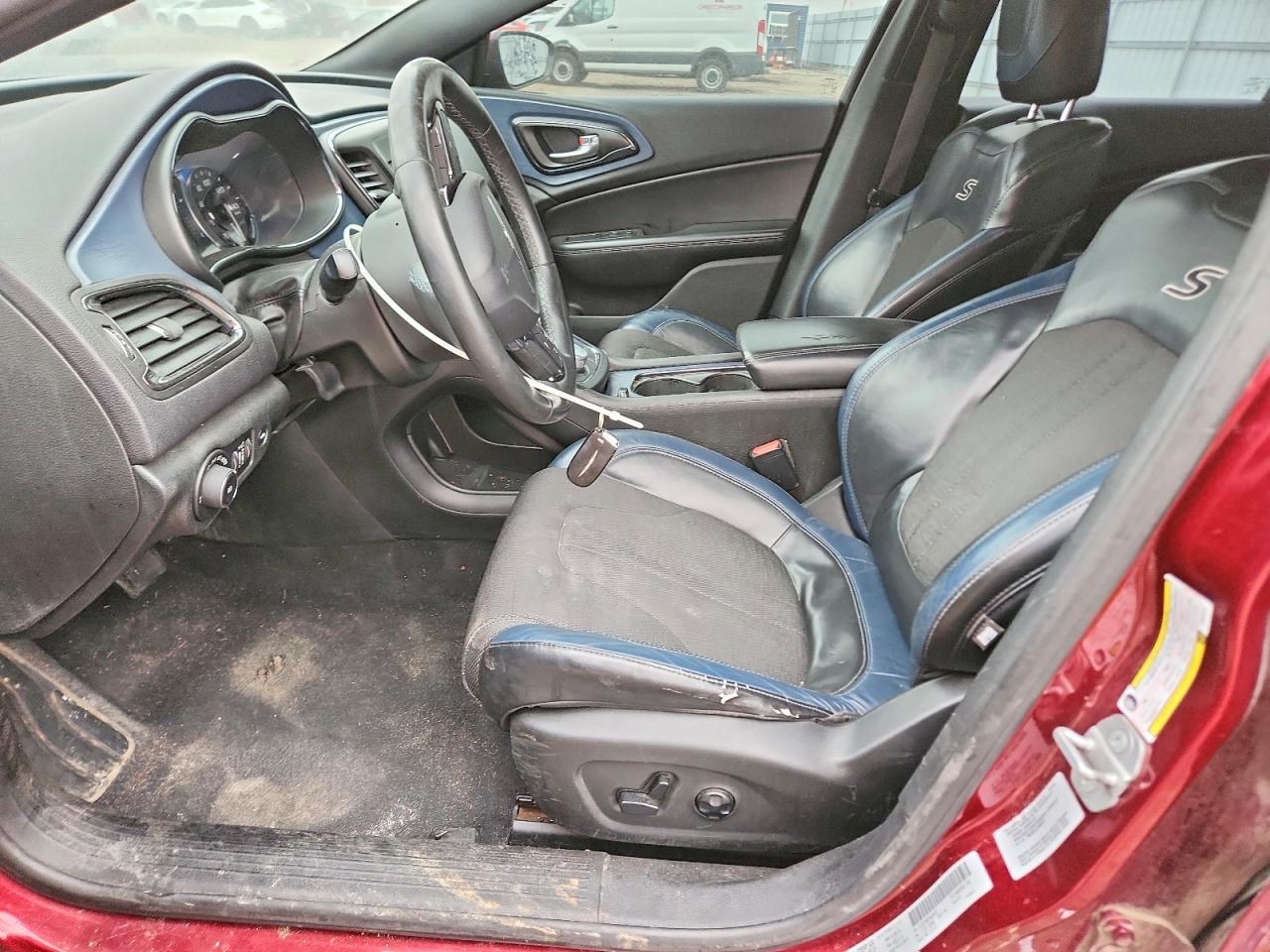 2015 Chrysler 200 S - Image 7
