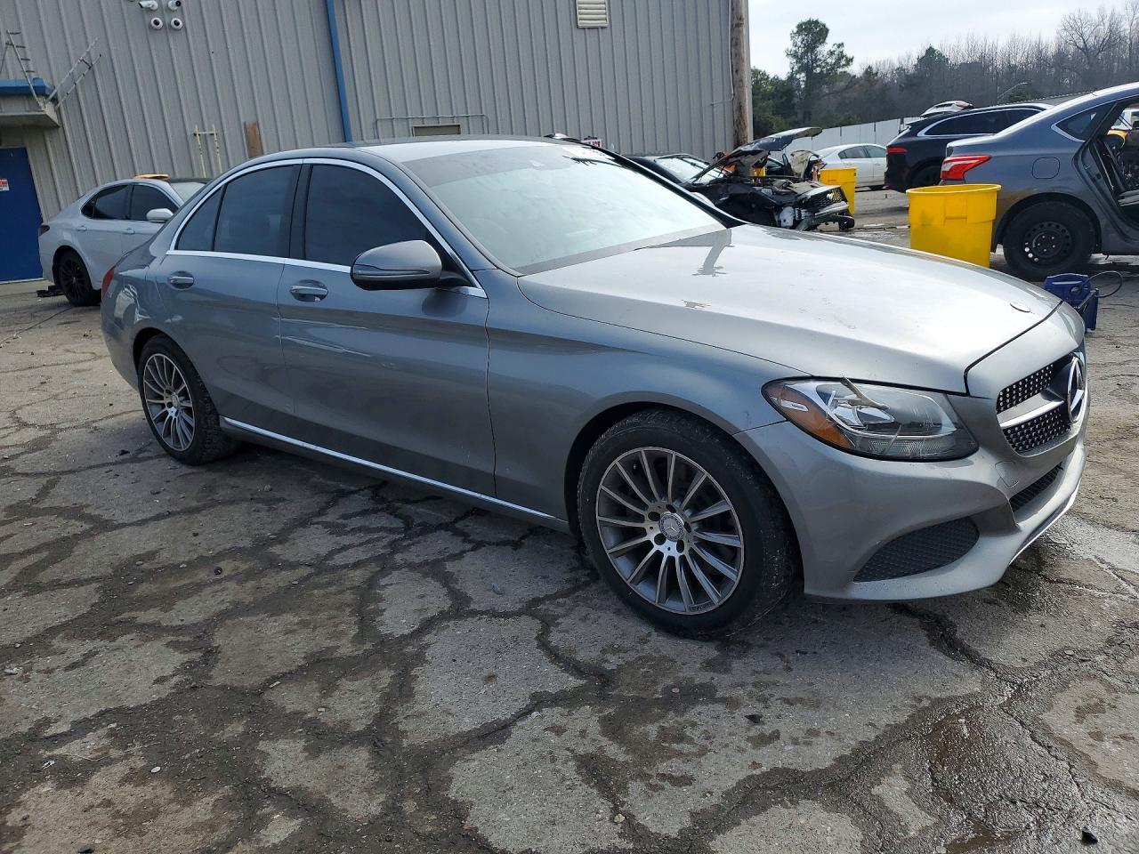 2016 Mercedes-Benz C 300 - Фото 4
