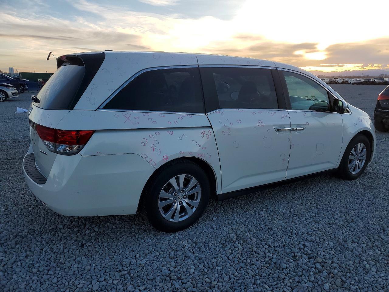 2016 Honda Odyssey Se - Фото 3