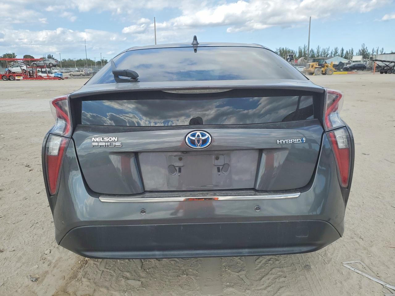 2016 Toyota Prius Four - Фото 6