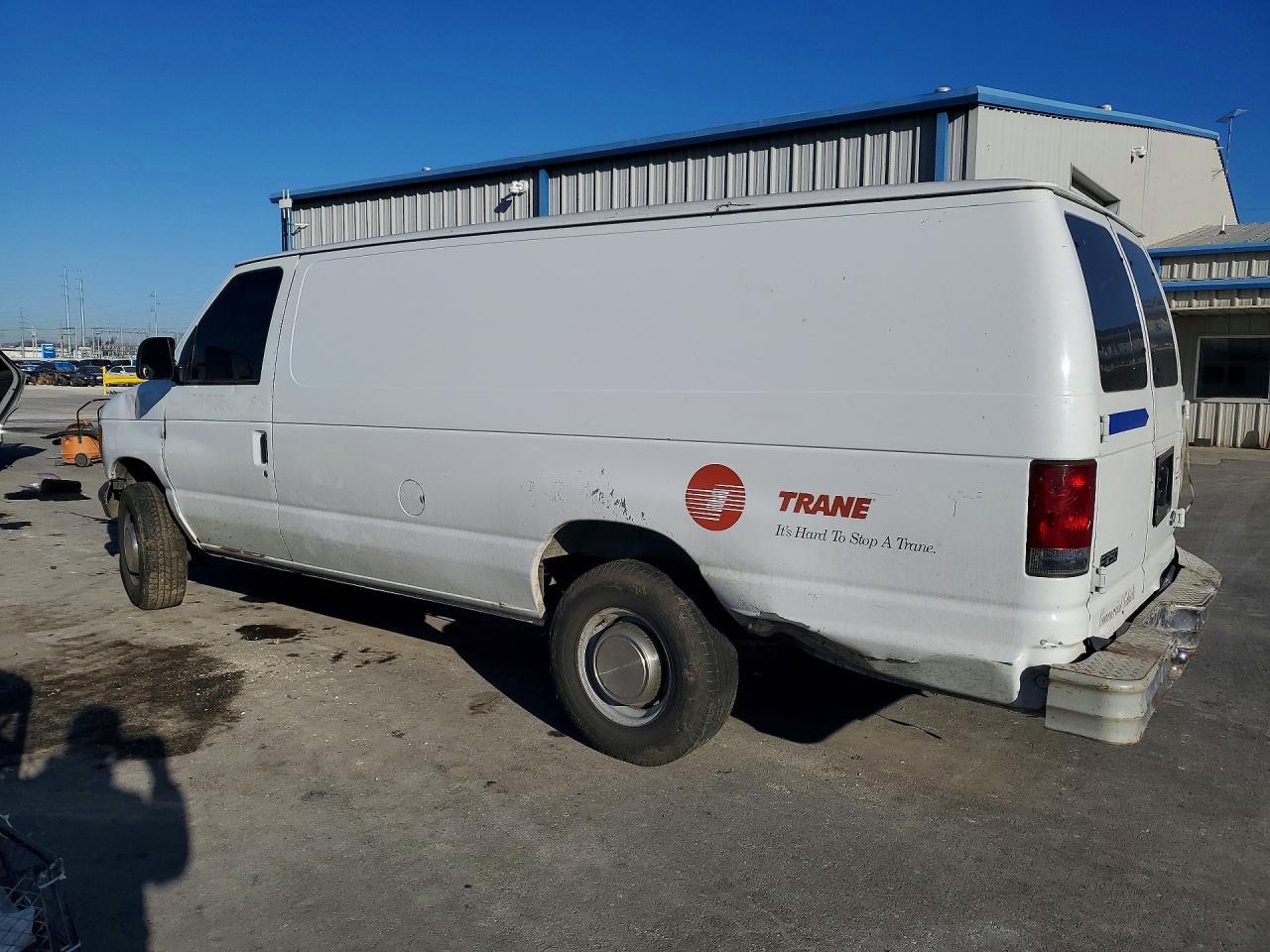 2003 Ford Econoline E250 Van - Фото 2