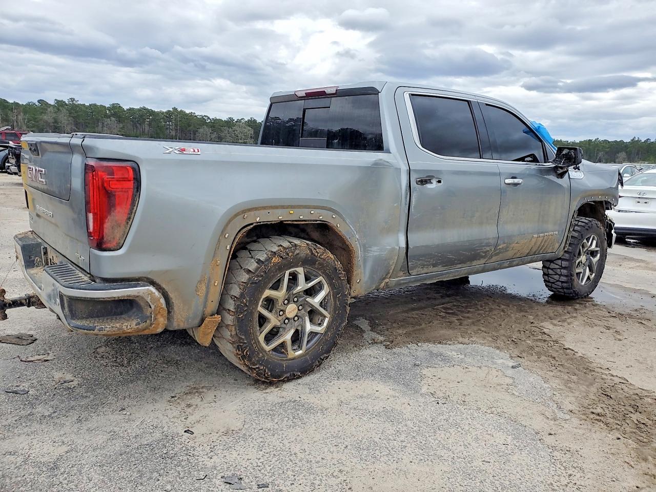 2023 GMC Sierra K1500 Slt - Image 3