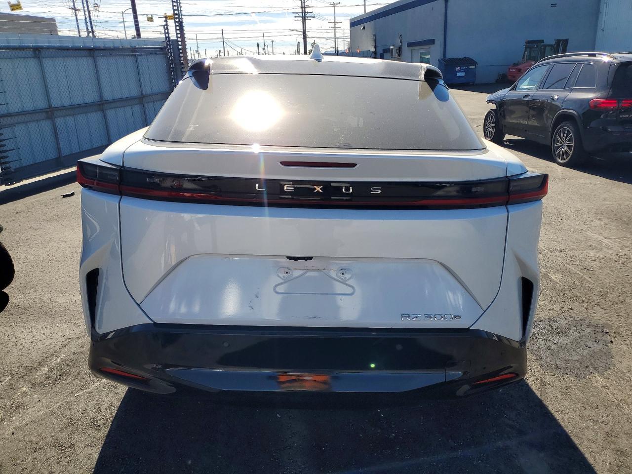 2024 Lexus Rz 300E Premium - Image 6