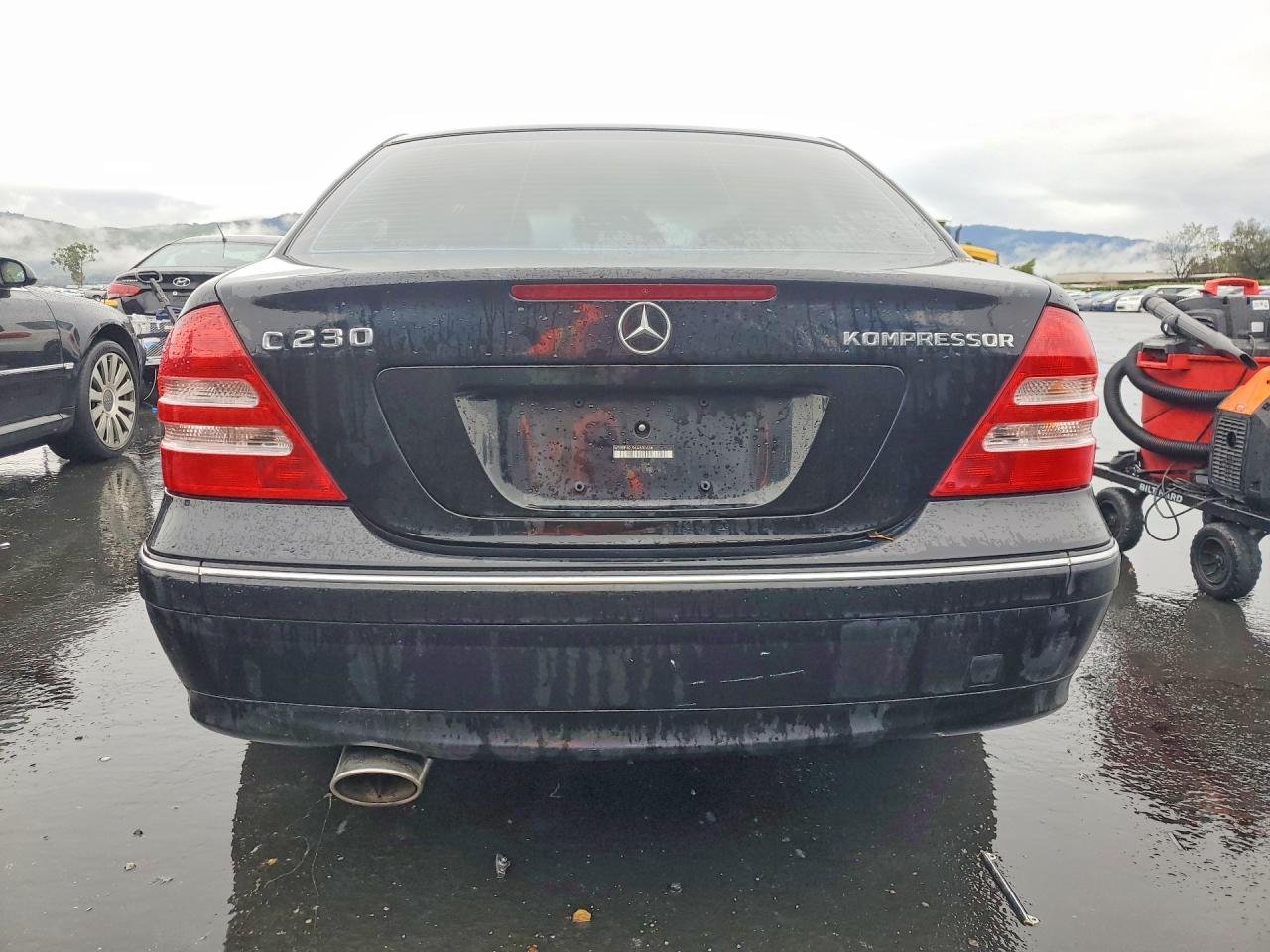 2004 Mercedes-Benz C 230K Sport Sedan - Фото 6