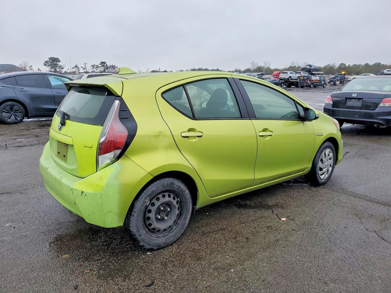 2015 Toyota Prius C - Image 3