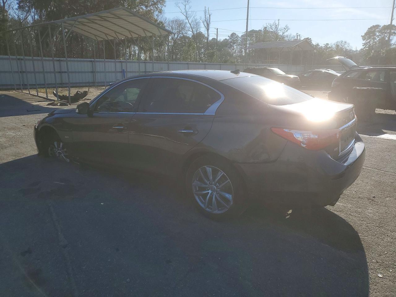 2017 Infiniti Q50 3.0T Premium - Фото 2