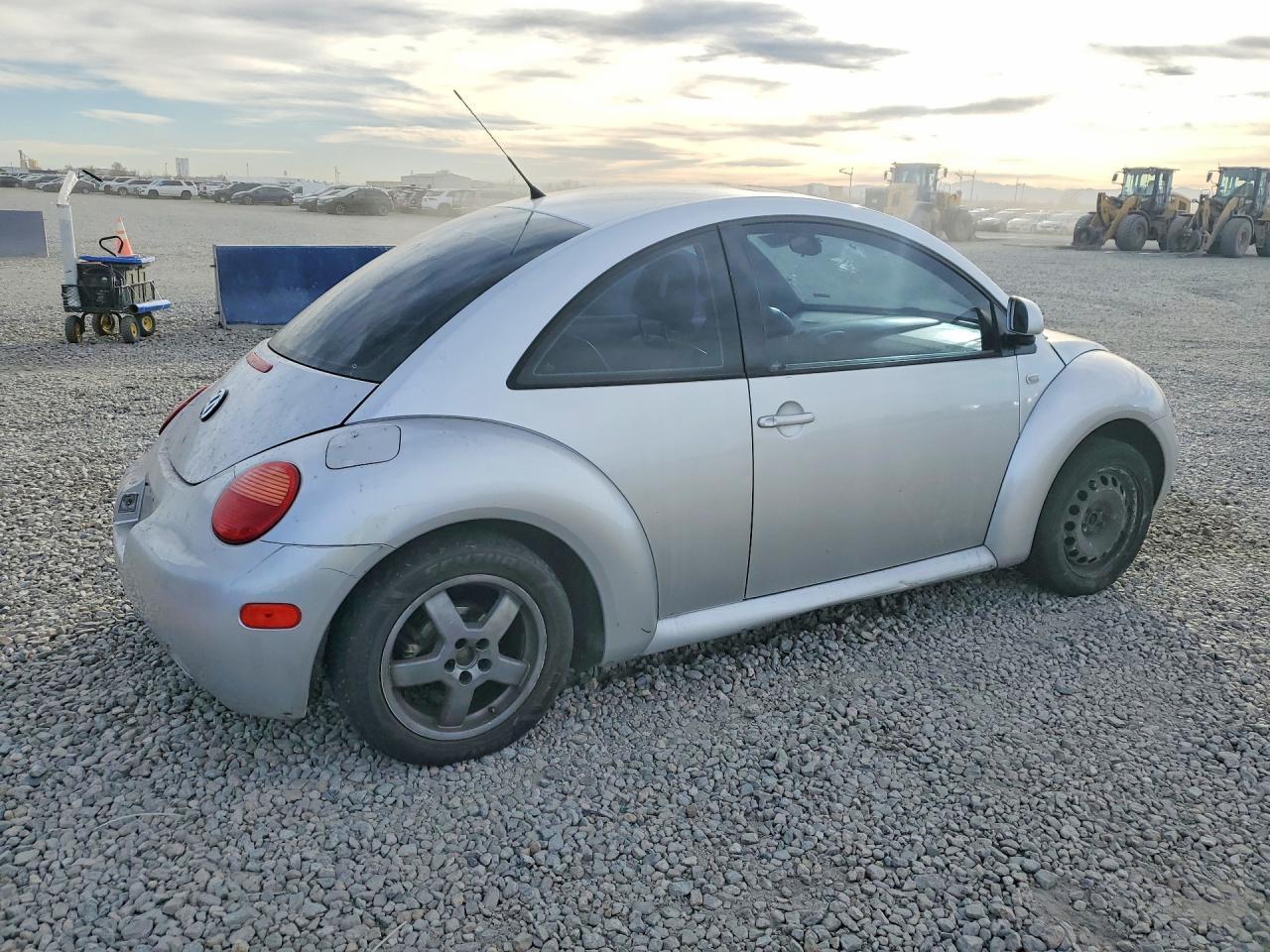 2000 Volkswagen New Beetle Gls - Фото 3