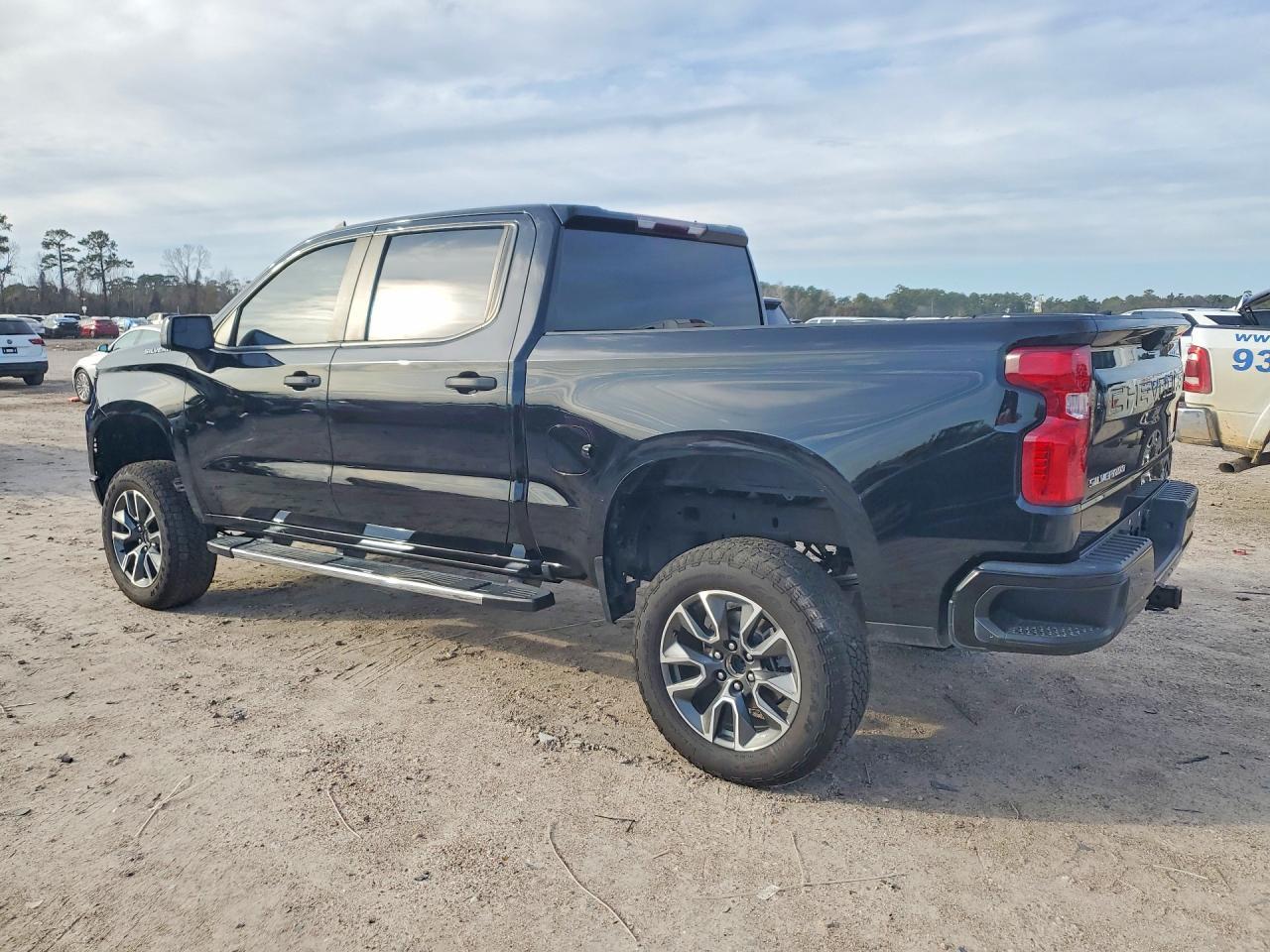 2023 Chevrolet Silverado C1500 Custom - Image 2