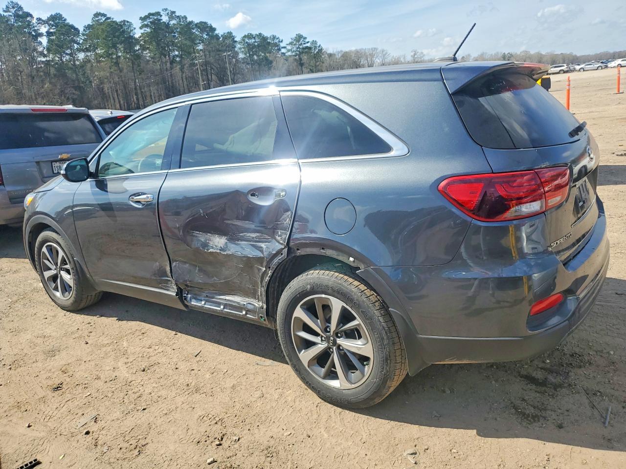 2020 Kia Sorento S - Фото 2