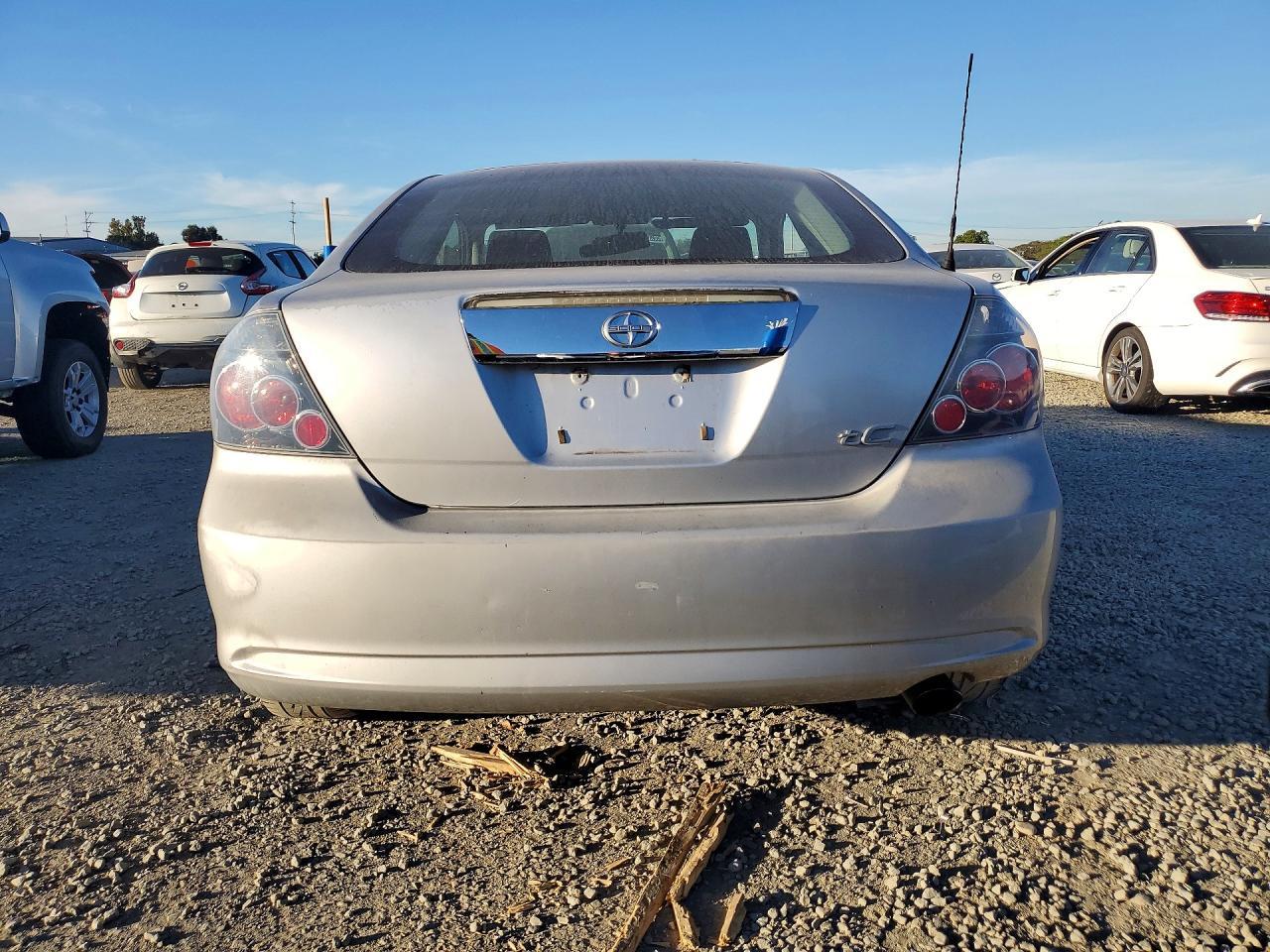 2010 Scion Tc Base - Фото 6