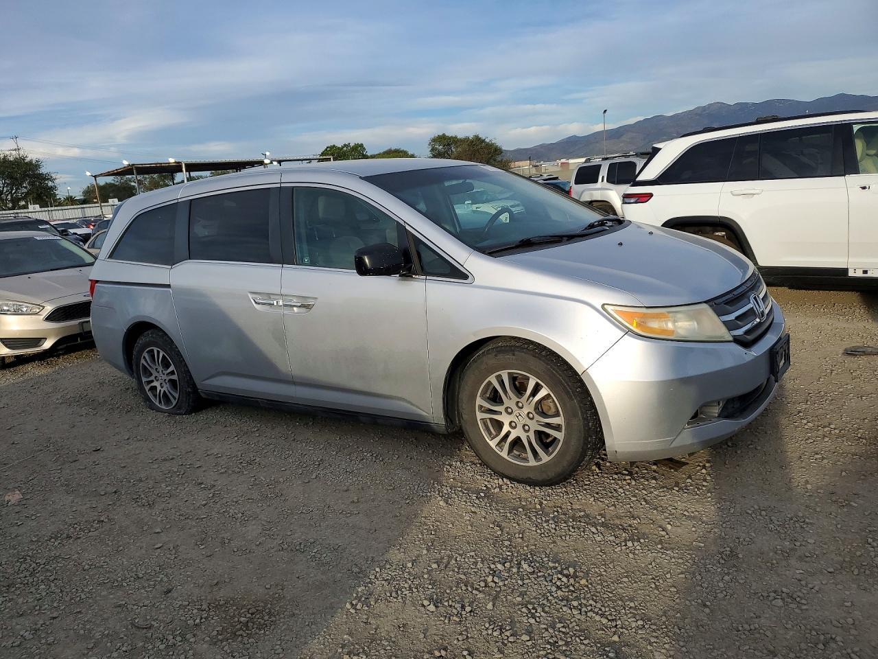 2011 Honda Odyssey - Фото 4