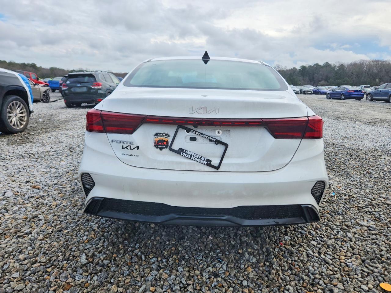 2024 Kia Forte Lxs - Image 6