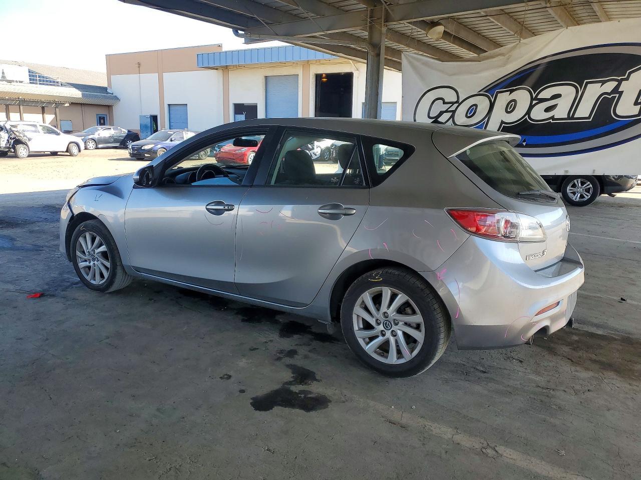 2013 Mazda 3 I - Фото 2