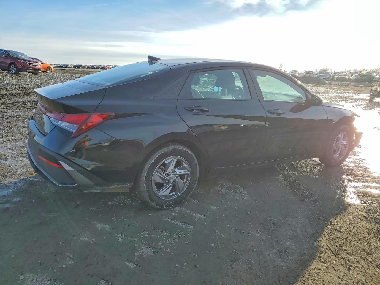 2024 Hyundai Elantra Se - Фото 3