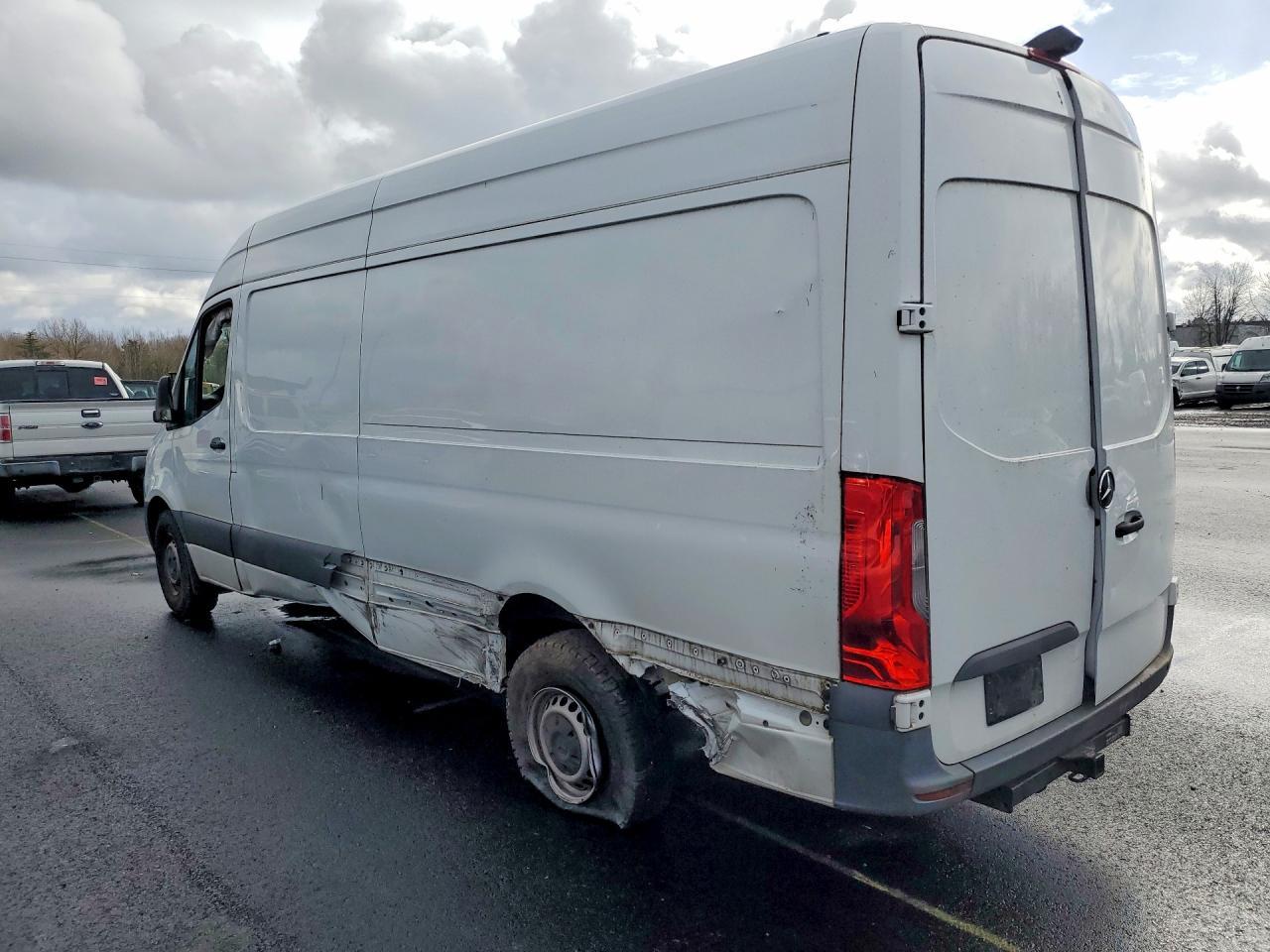 2021 Mercedes-Benz Sprinter 2500 - Фото 2