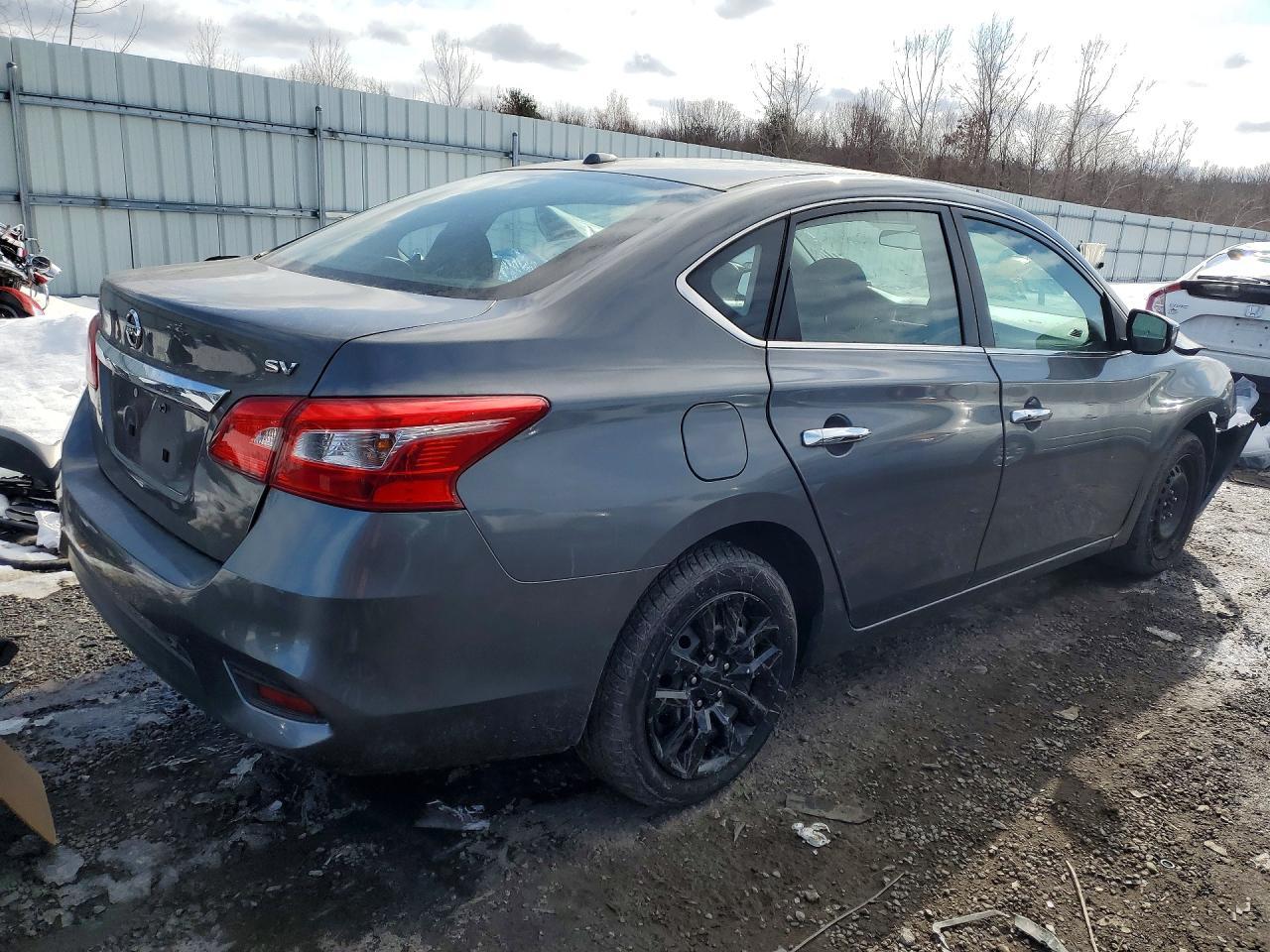 2017 Nissan Sentra S - Фото 3