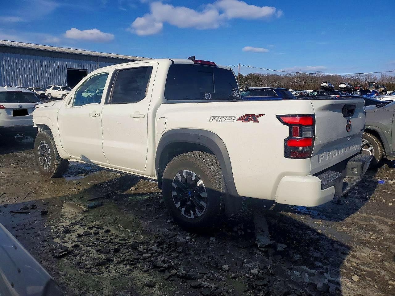 2023 Nissan Frontier Pro-4X - Фото 2