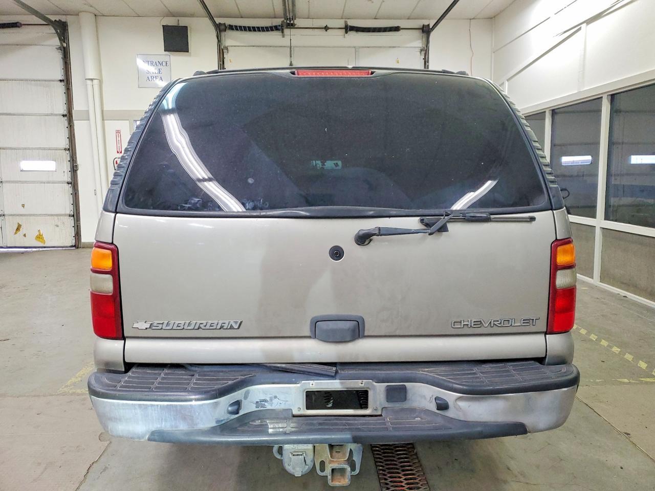 2003 Chevrolet Suburban - Image 6