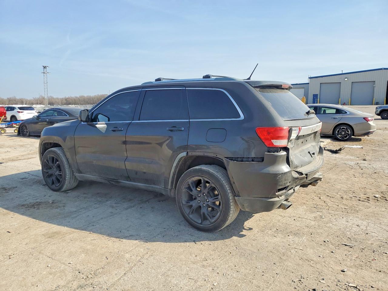 2011 Jeep Grand Cherokee Laredo - Image 2