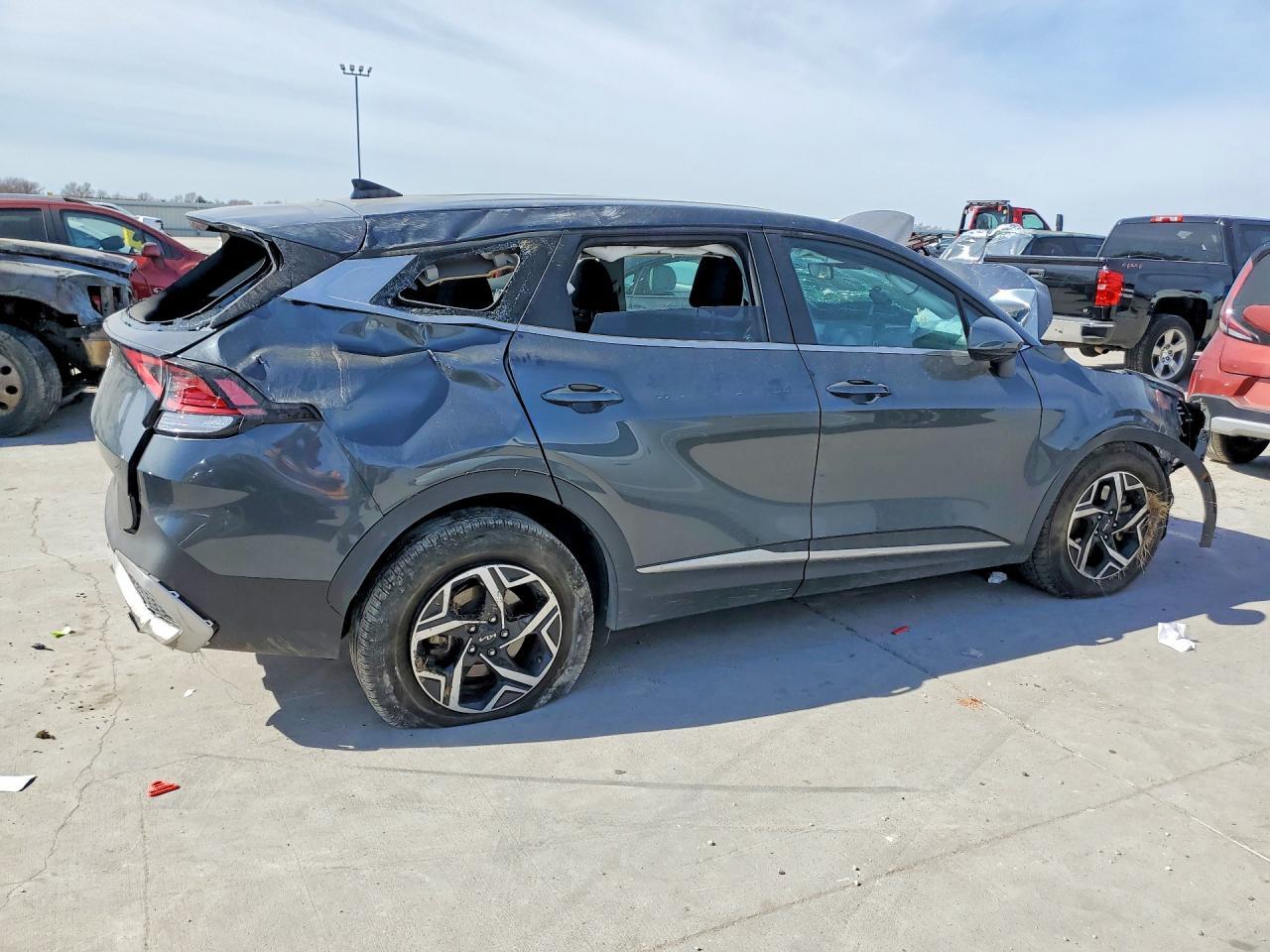 2023 Kia Sportage Lx - Image 3