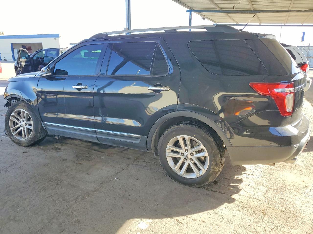 2015 Ford Explor Xlt - Image 2