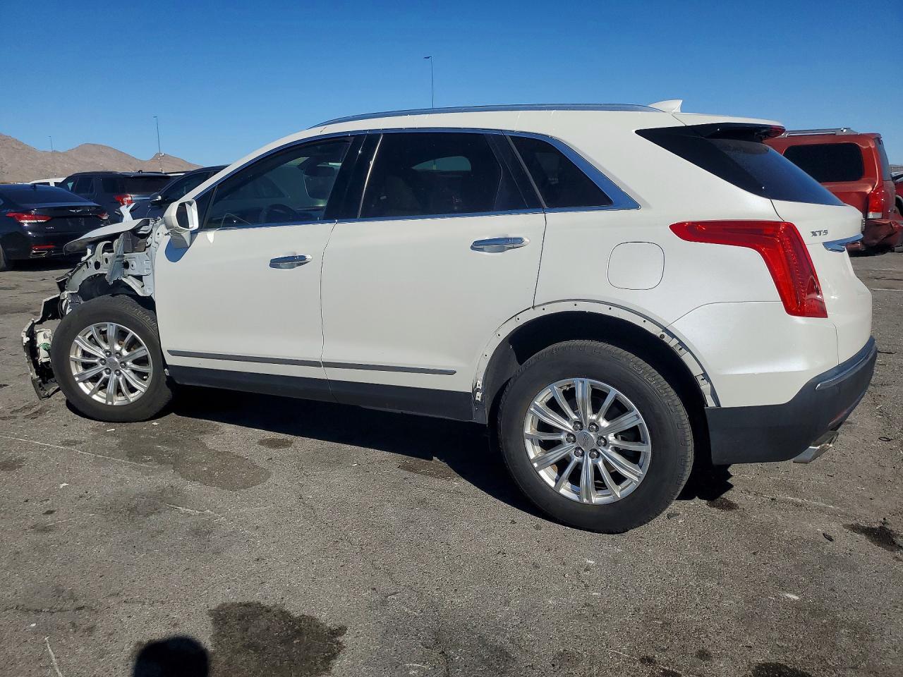 2018 Cadillac Xt5 - Image 2
