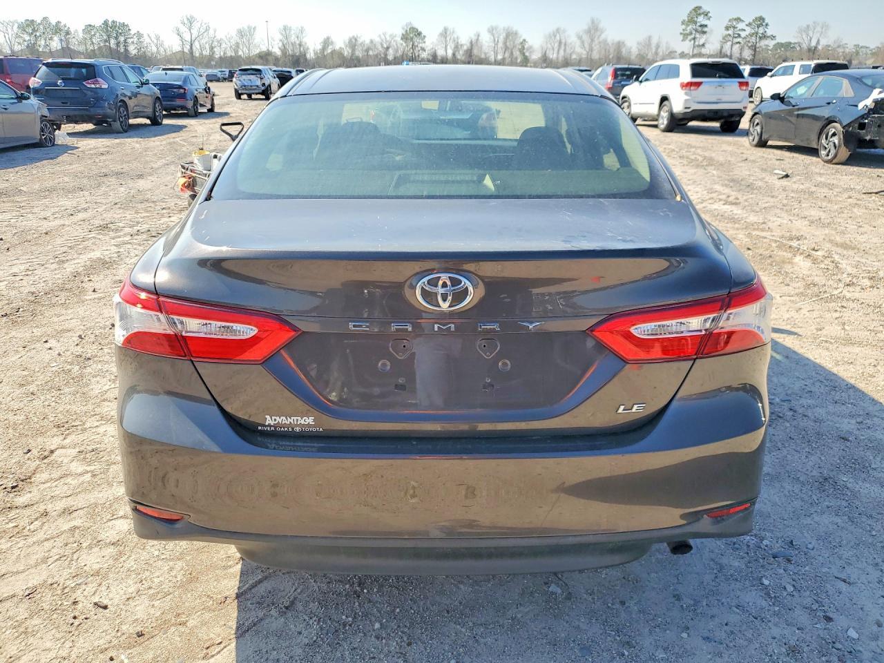2018 Toyota Camry L - Фото 6