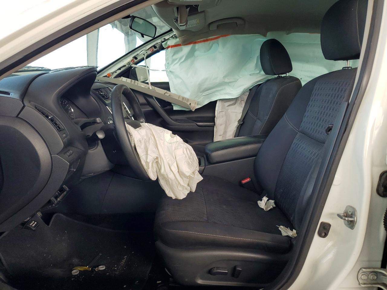 2016 Nissan Altima 2.5 S - Фото 7