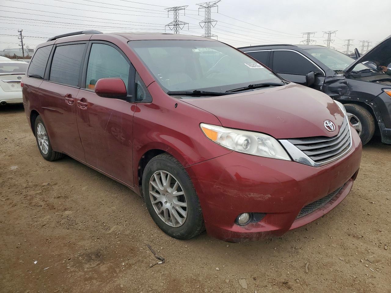 2013 Toyota Sienna - Фото 4