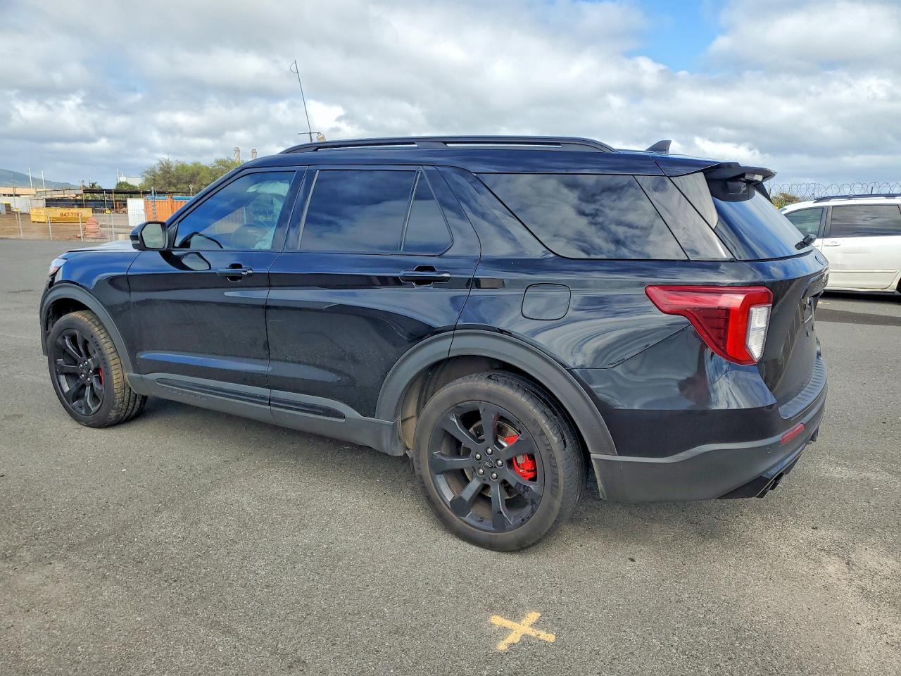 2022 Ford Explorer - Image 2