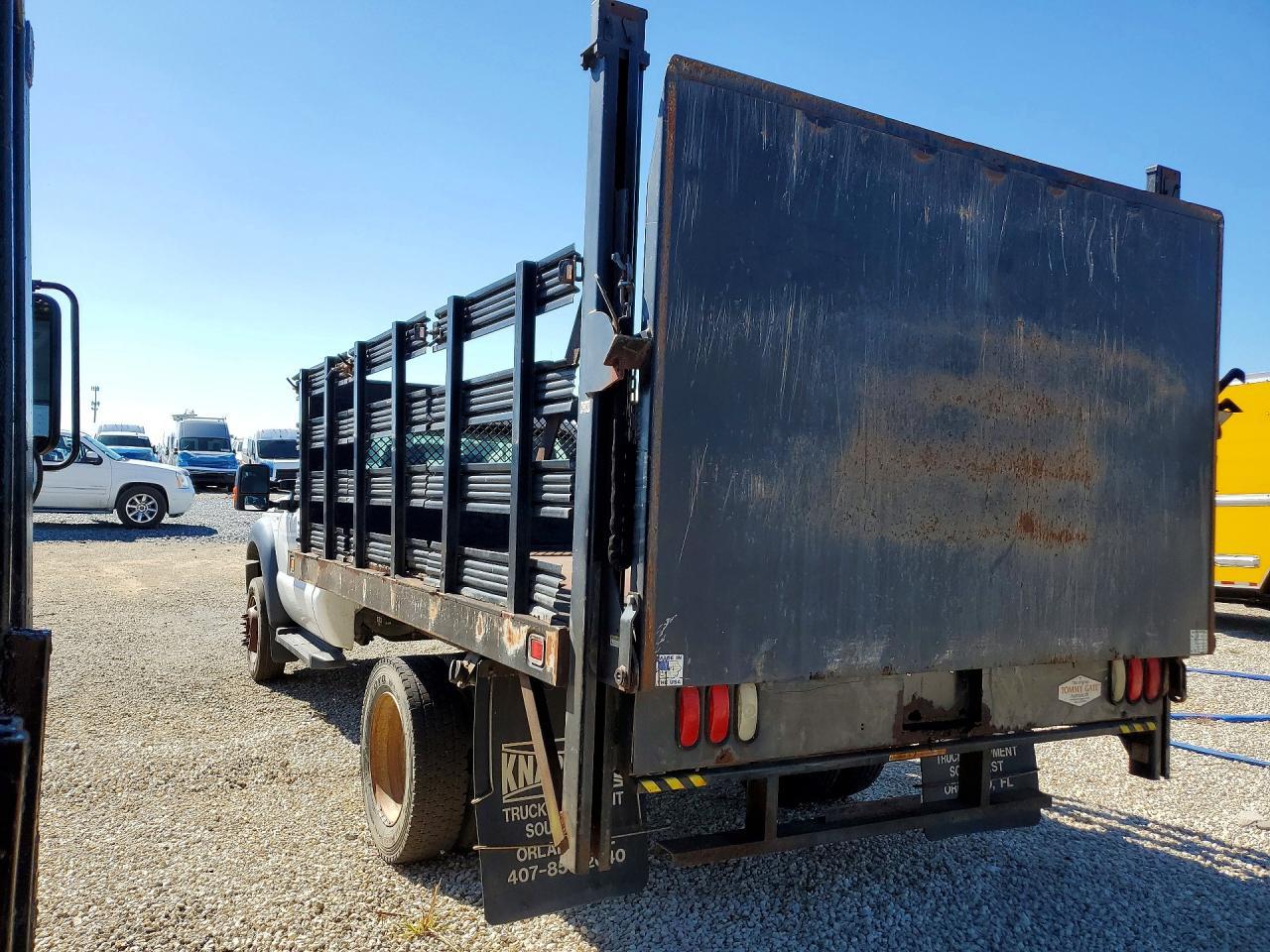 2015 Ford F550 Super Duty - Image 2