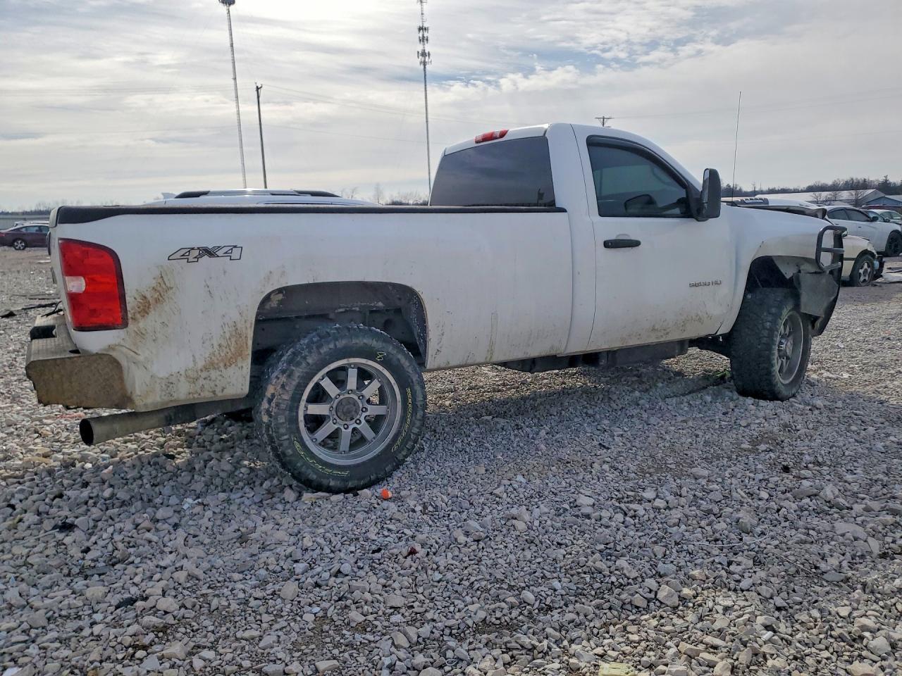 2011 Chevrolet Silverado K2500 Heavy Duty - Фото 3