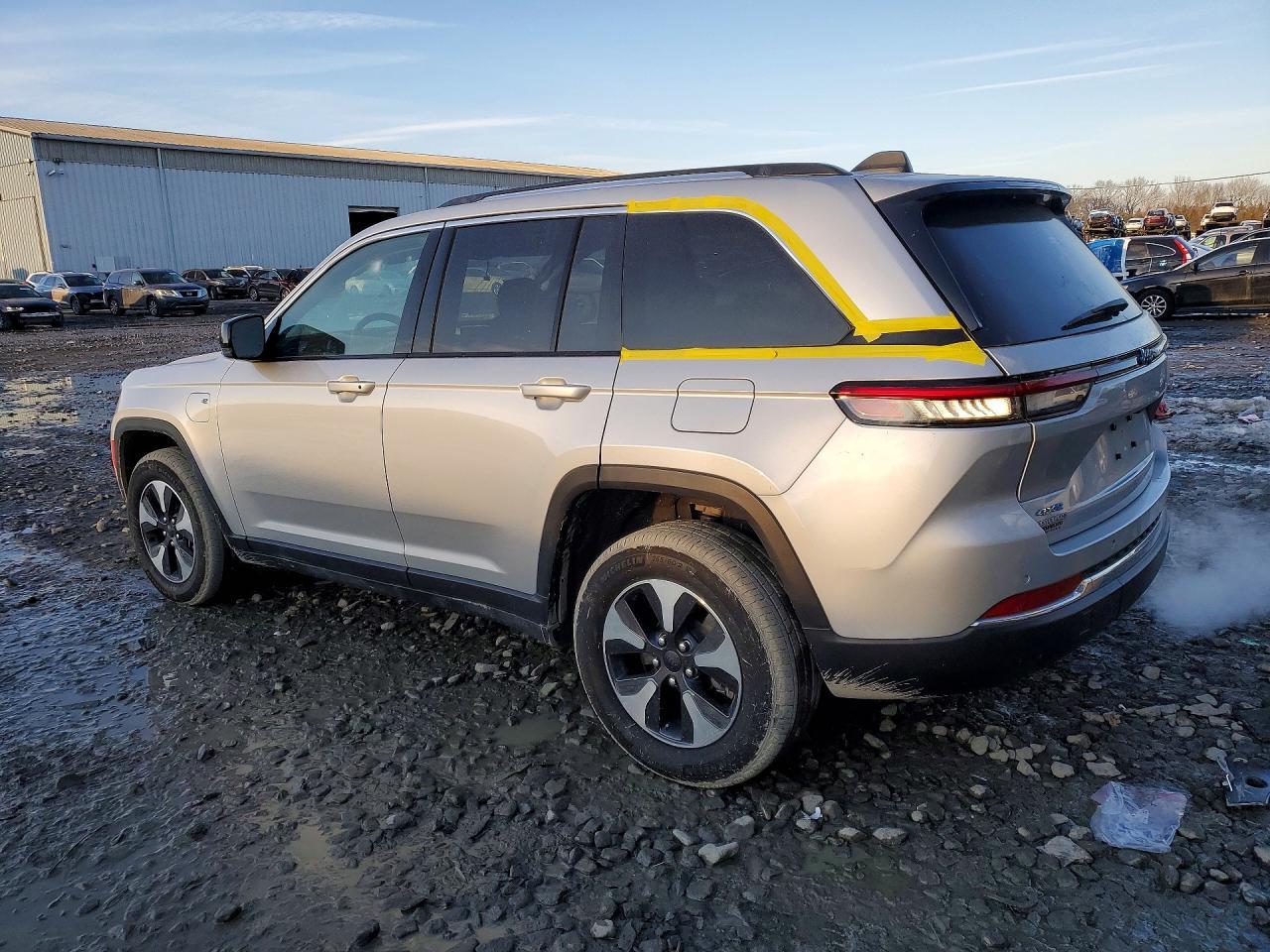2023 Jeep Grand Cherokee Limited 4Xe - Image 2