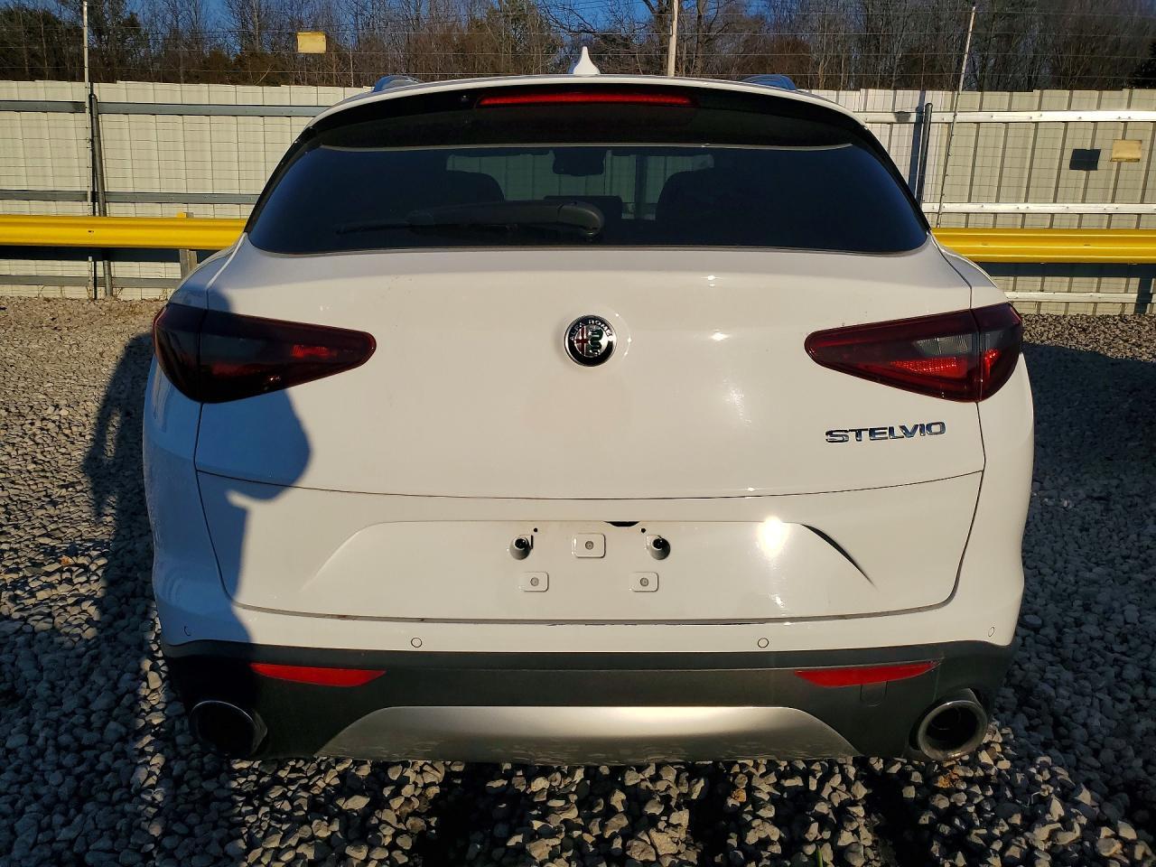 2019 Alfa Romeo Stelvio - Image 6