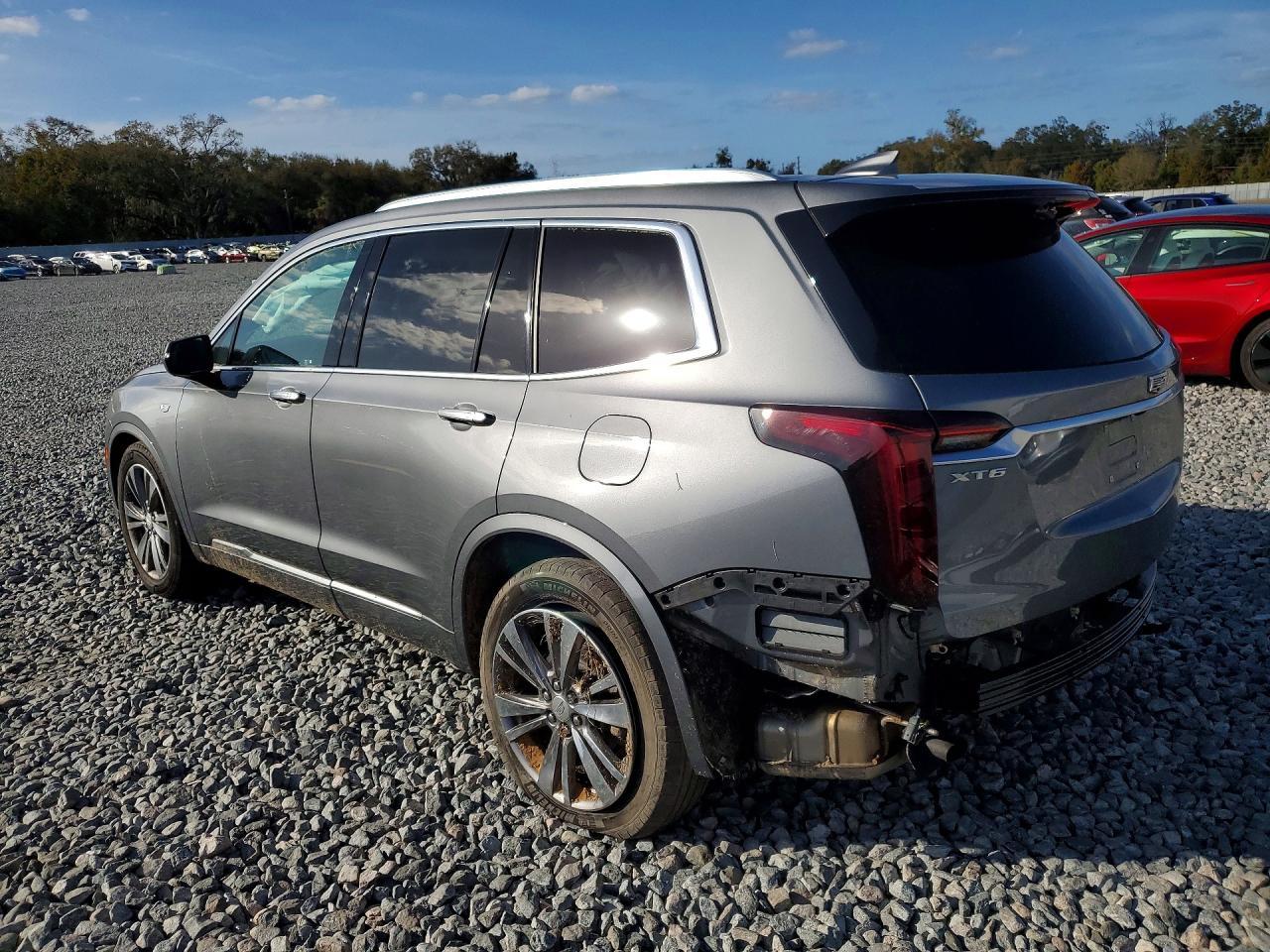 2021 Cadillac Xt6 Premium Luxury - Image 2