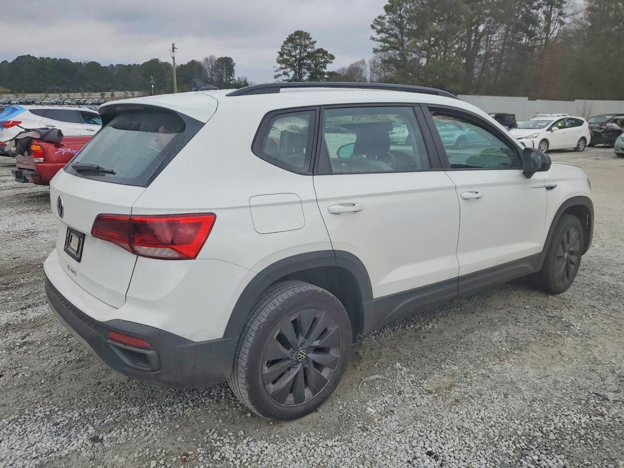 2022 Volkswagen Taos S - Image 3