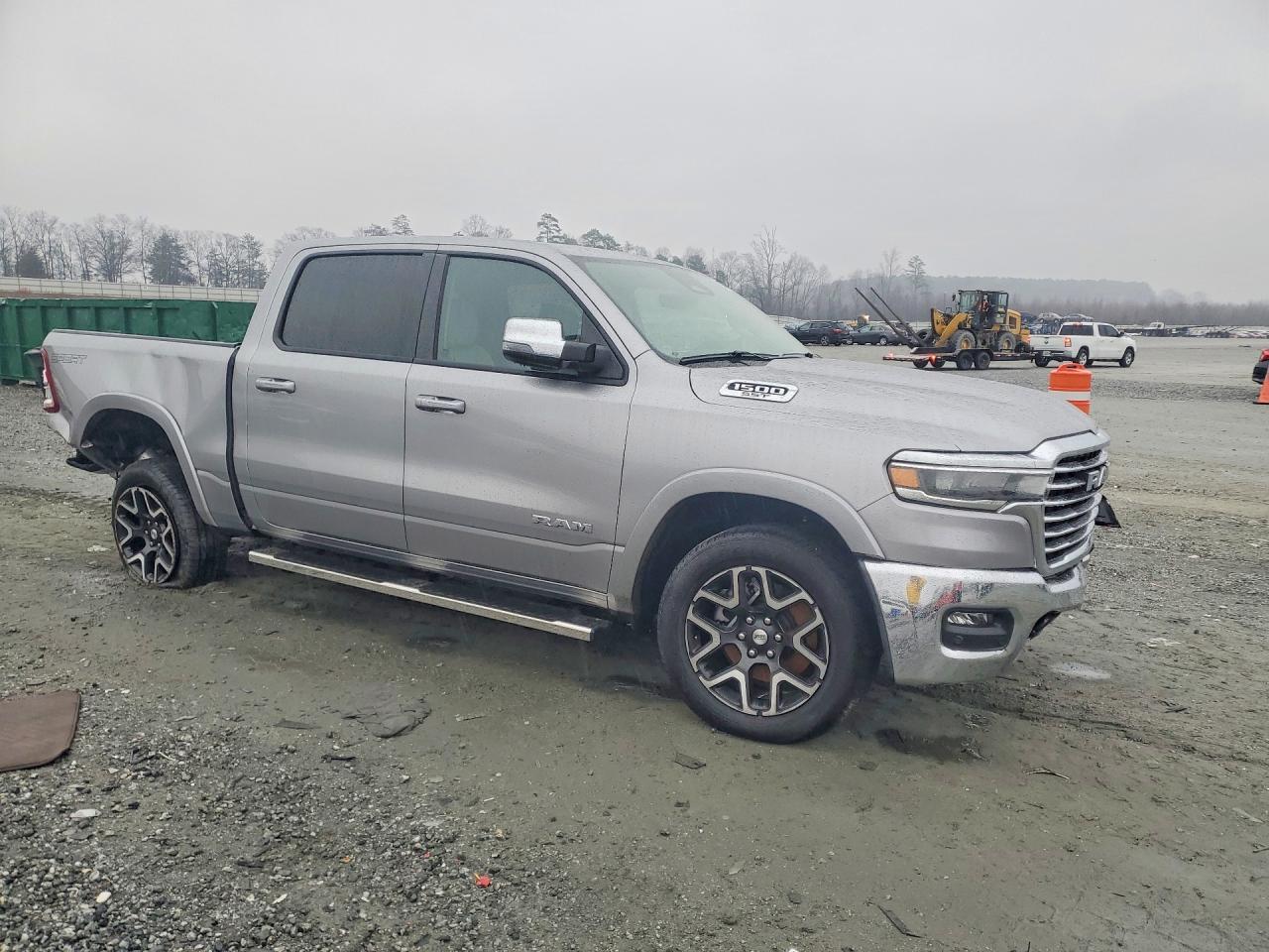 2025 Dodge 1500 Laramie - Фото 4
