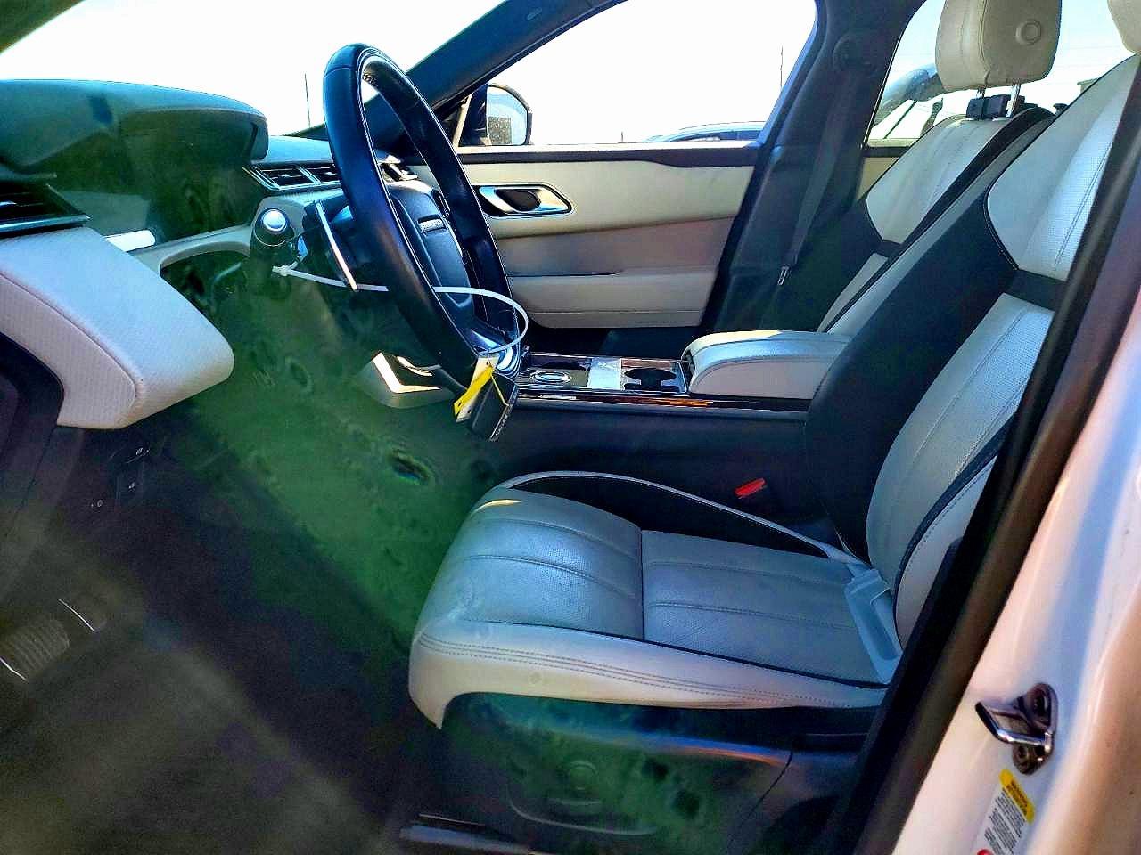 2020 Land Rover Range Rover Velar R-Dynamic S - Image 7