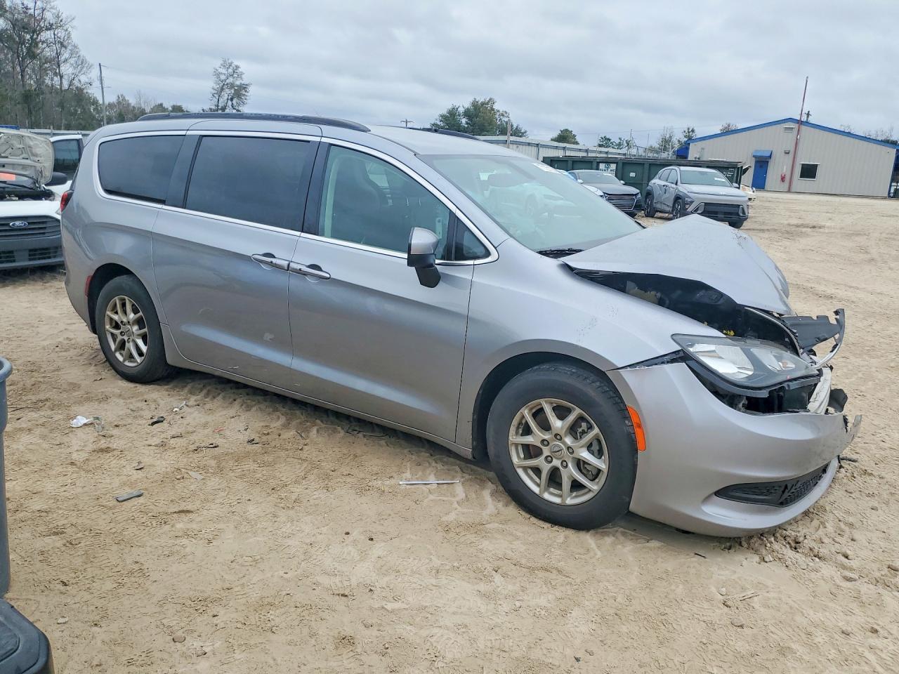 2021 Chrysler Voyager Lxi - Image 4