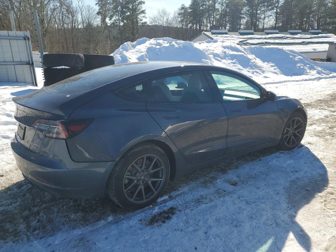 2020 Tesla Model 3 - Image 3