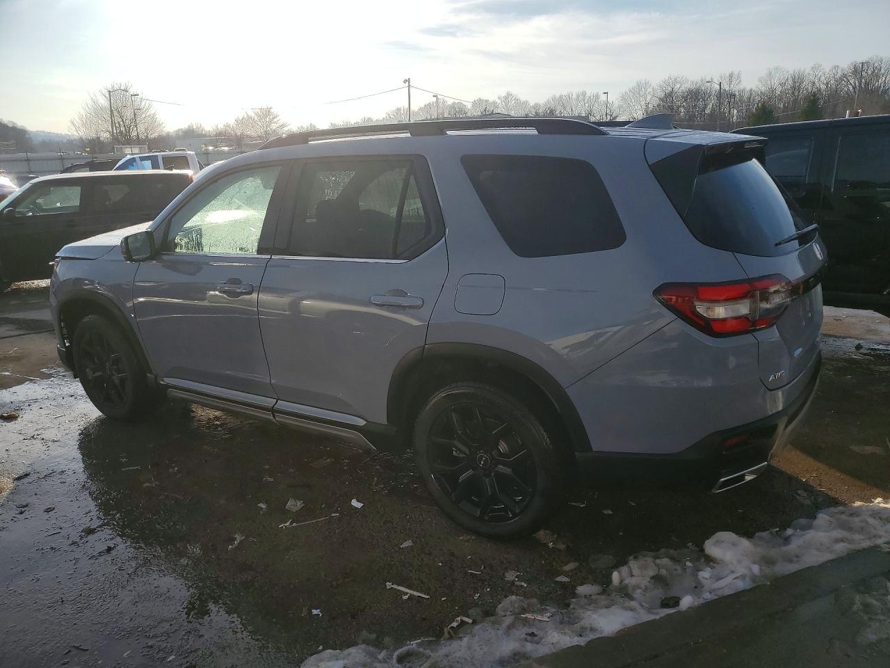 2025 Honda Pilot Touring - Фото 2