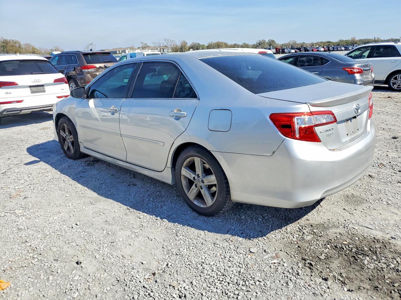 2013 Toyota Camry Se - Фото 2