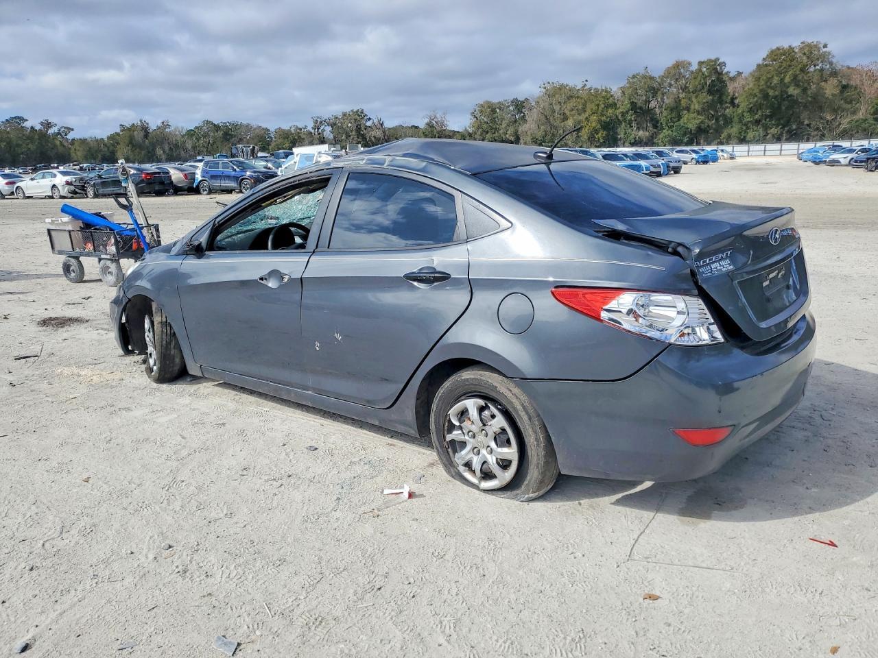 2012 Hyundai Accent Gls - Image 2