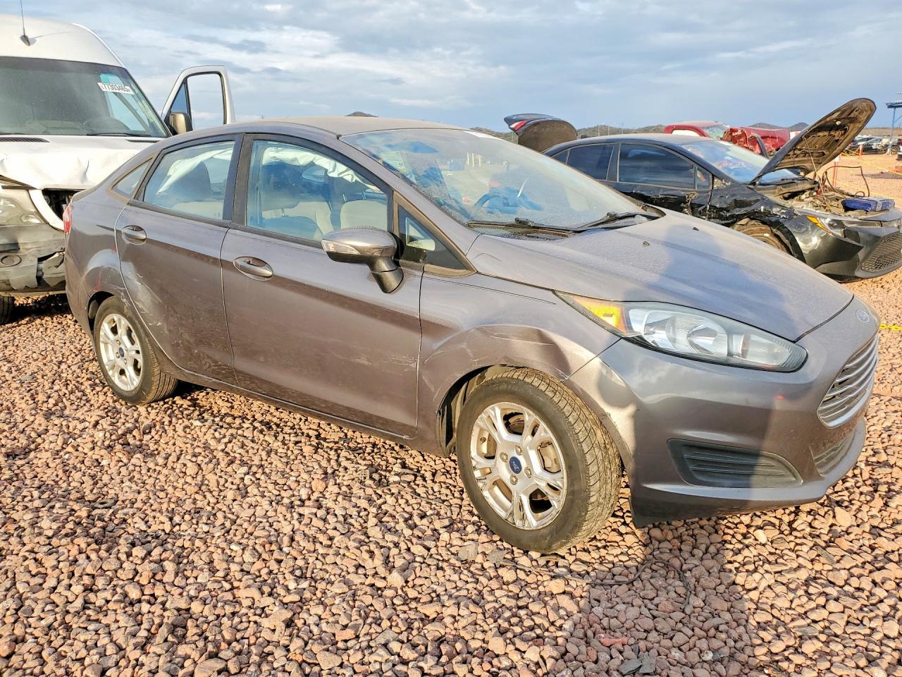 2014 Ford Fiesta Se - Фото 4