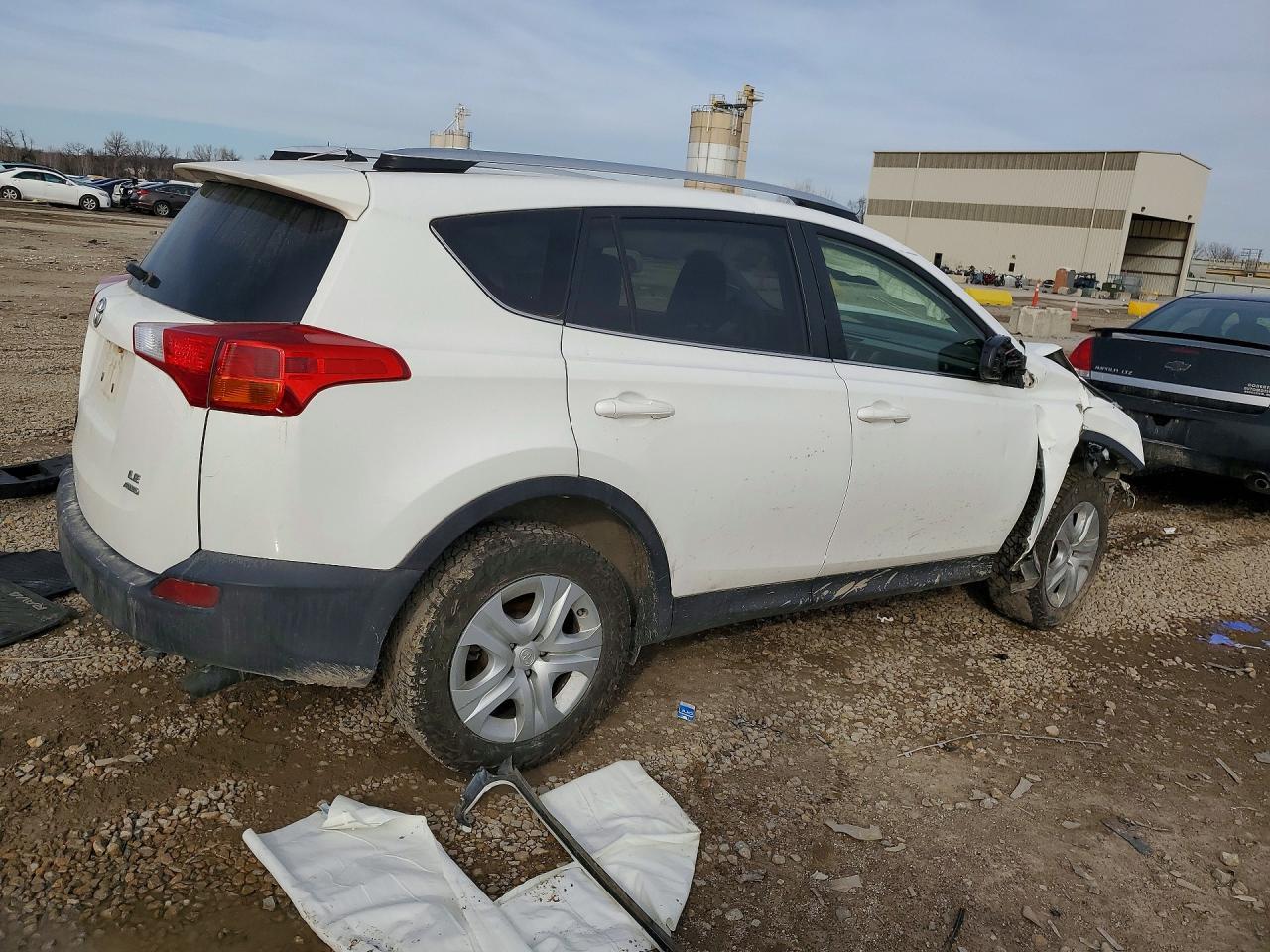 2015 Toyota Rav4 Le - Image 3