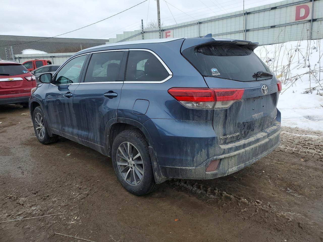 2019 Toyota Highlander Se - Фото 2